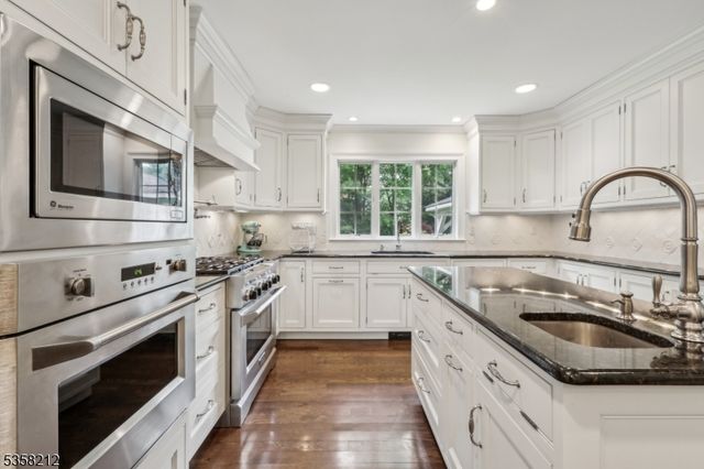 99 Algonquin Trl, Oakland Boro, NJ 07436