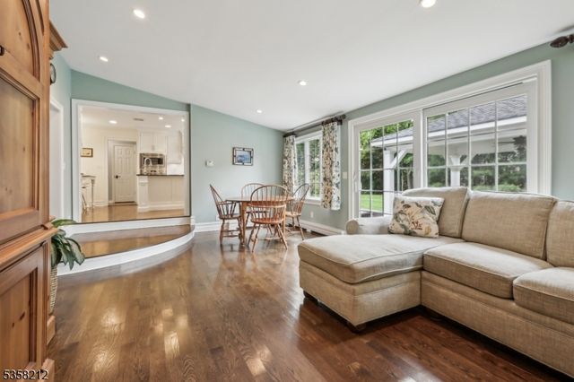 99 Algonquin Trl, Oakland Boro, NJ 07436