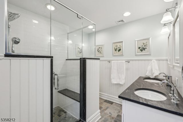99 Algonquin Trl, Oakland Boro, NJ 07436
