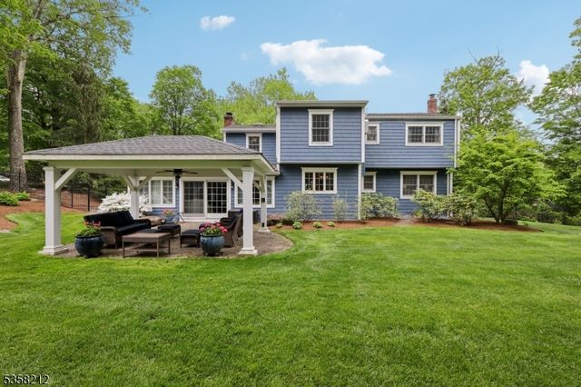 99 Algonquin Trl, Oakland Boro, NJ 07436