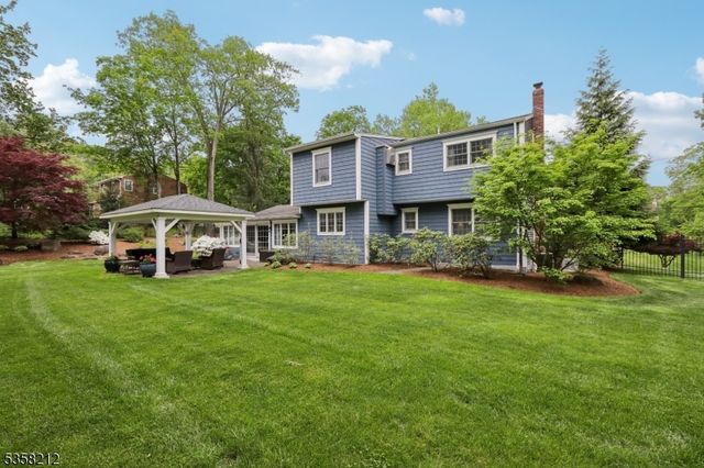 99 Algonquin Trl, Oakland Boro, NJ 07436