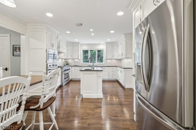 99 Algonquin Trl, Oakland Boro, NJ 07436
