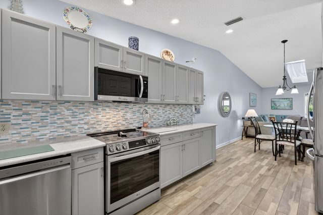 8388 SE Croft Circle P-9, Hobe Sound, FL 33455