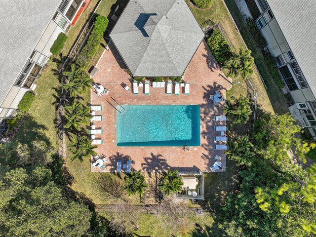 8388 SE Croft Circle P-9, Hobe Sound, FL 33455