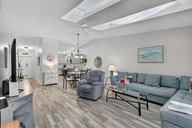 8388 SE Croft Circle P-9, Hobe Sound, FL 33455