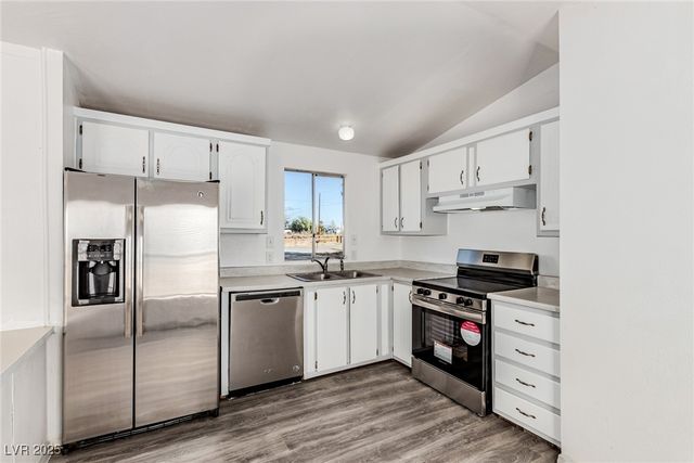 6920 Oakridge Avenue, Pahrump, NV 89048