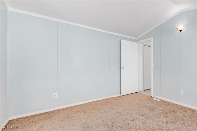 6920 Oakridge Avenue, Pahrump, NV 89048