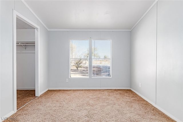 6920 Oakridge Avenue, Pahrump, NV 89048