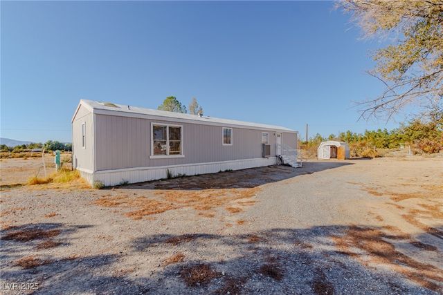 6920 Oakridge Avenue, Pahrump, NV 89048