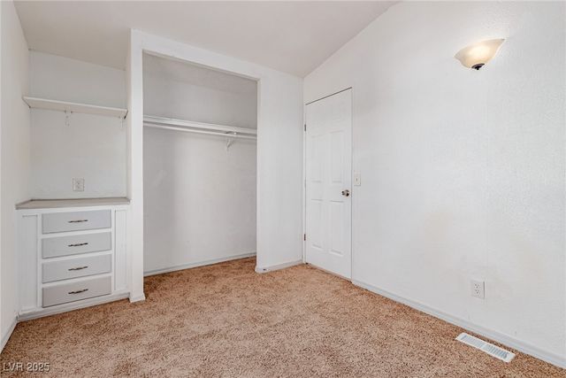 6920 Oakridge Avenue, Pahrump, NV 89048