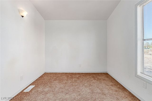 6920 Oakridge Avenue, Pahrump, NV 89048