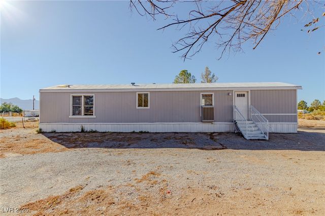 6920 Oakridge Avenue, Pahrump, NV 89048
