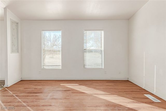 6920 Oakridge Avenue, Pahrump, NV 89048