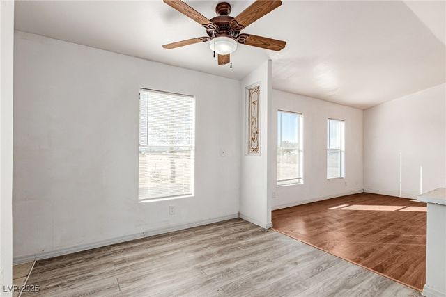 6920 Oakridge Avenue, Pahrump, NV 89048