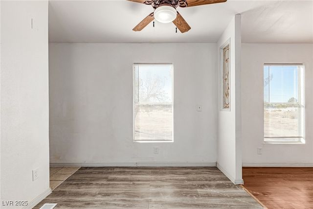 6920 Oakridge Avenue, Pahrump, NV 89048