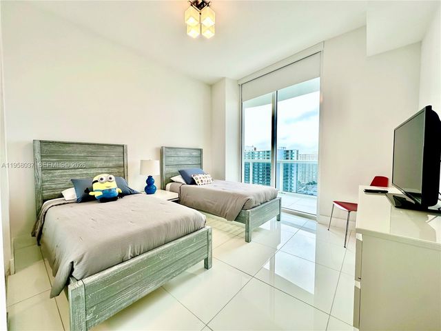 15811 Collins Ave 1605, Sunny Isles Beach, FL 33160