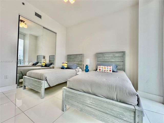 15811 Collins Ave 1605, Sunny Isles Beach, FL 33160
