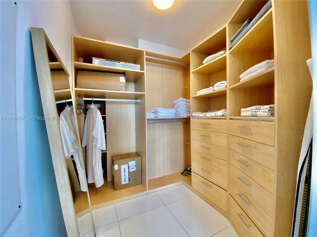 15811 Collins Ave 1605, Sunny Isles Beach, FL 33160