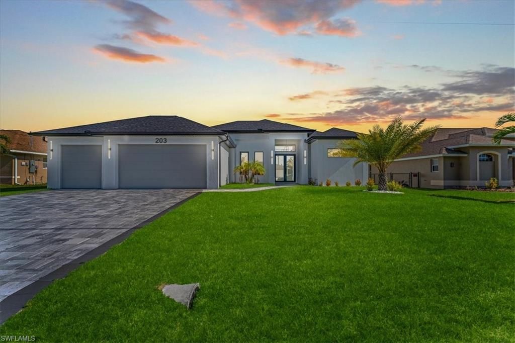 Image 2 of property listing at 203 SE 11th TER, Cape Coral, FL 33990
