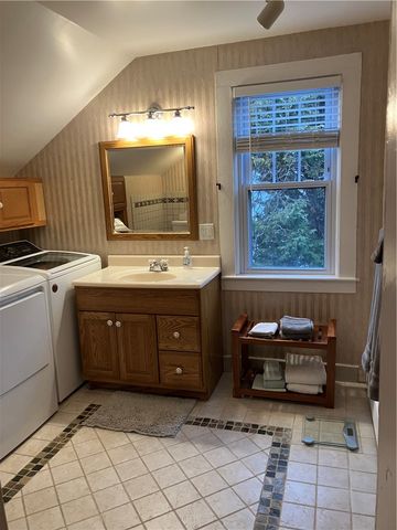 9 Potter Street, Newport, RI 02840