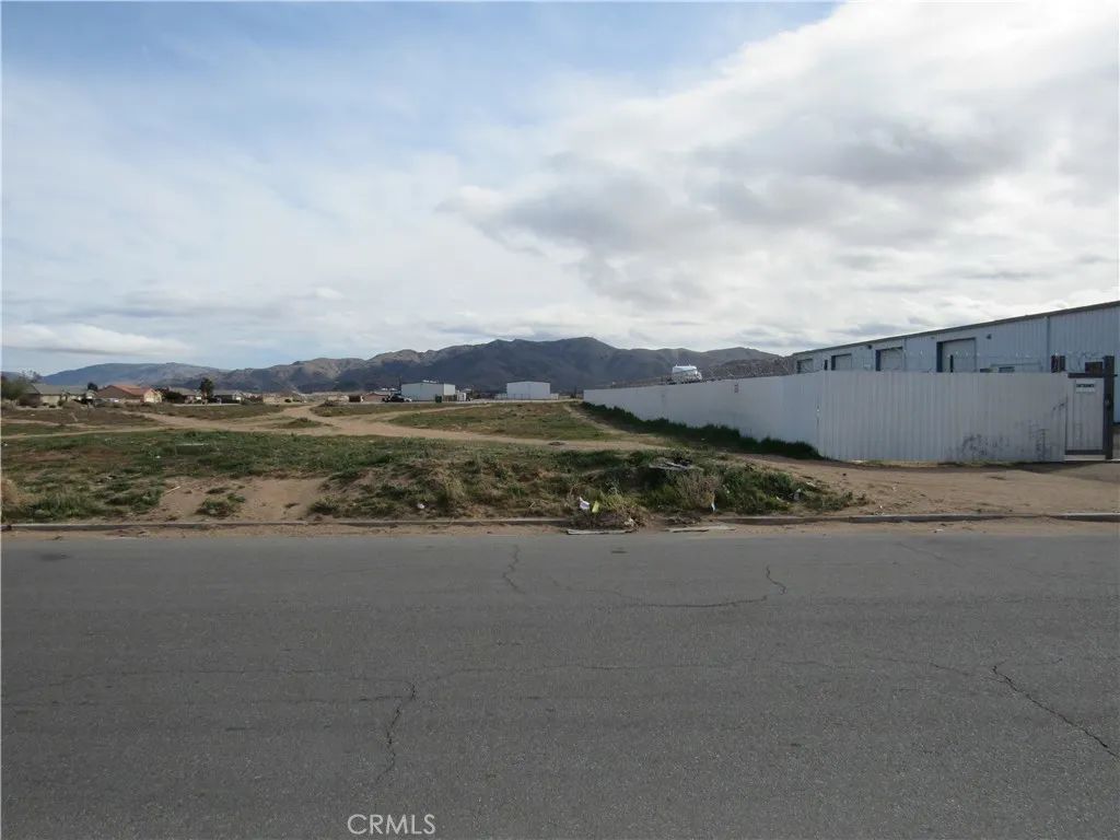 0 Pioneer, Apple Valley, CA 92307