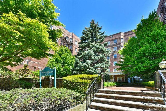 84-49 168th Street 1F, Jamaica Hills, NY 11432