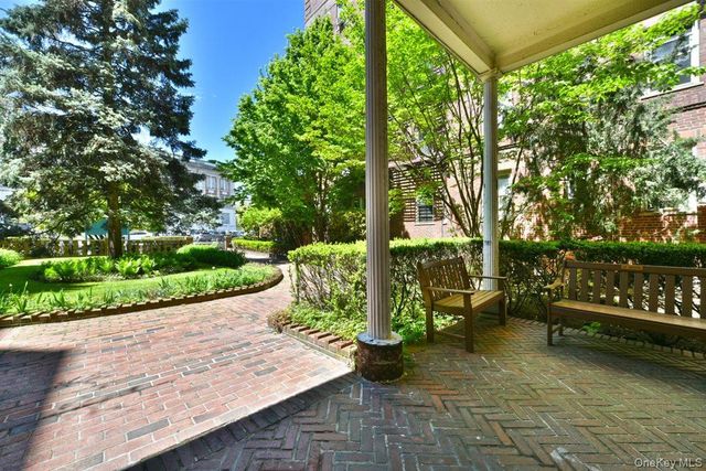 84-49 168th Street 1F, Jamaica Hills, NY 11432