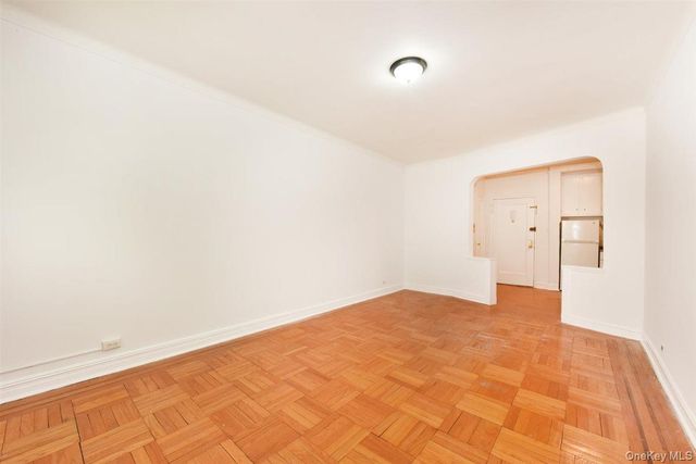 84-49 168th Street 1F, Jamaica Hills, NY 11432