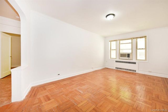 84-49 168th Street 1F, Jamaica Hills, NY 11432