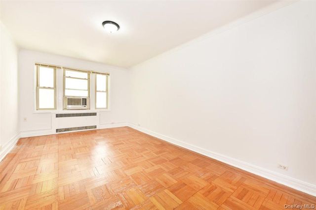 84-49 168th Street 1F, Jamaica Hills, NY 11432