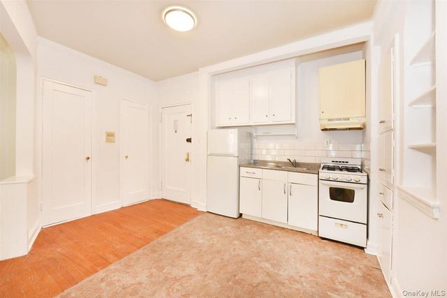 84-49 168th Street 1F, Jamaica Hills, NY 11432