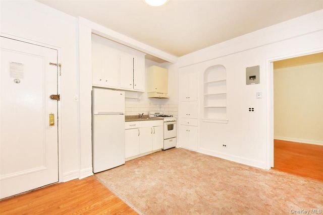 84-49 168th Street 1F, Jamaica Hills, NY 11432