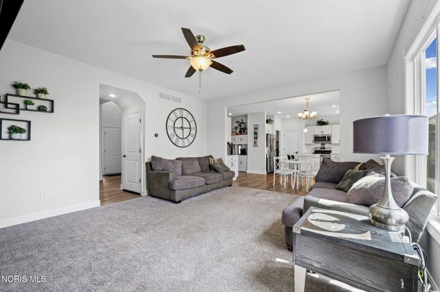 176 Avilyn Lane, Oregon, OH 43616