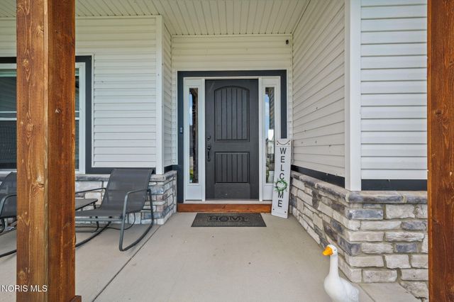 176 Avilyn Lane, Oregon, OH 43616