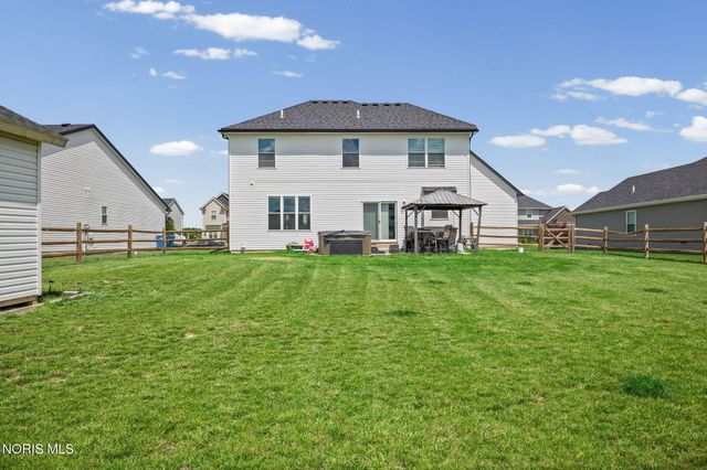 176 Avilyn Lane, Oregon, OH 43616