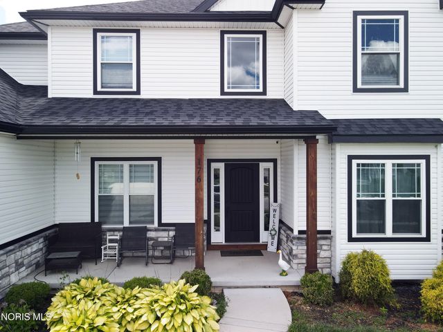 176 Avilyn Lane, Oregon, OH 43616