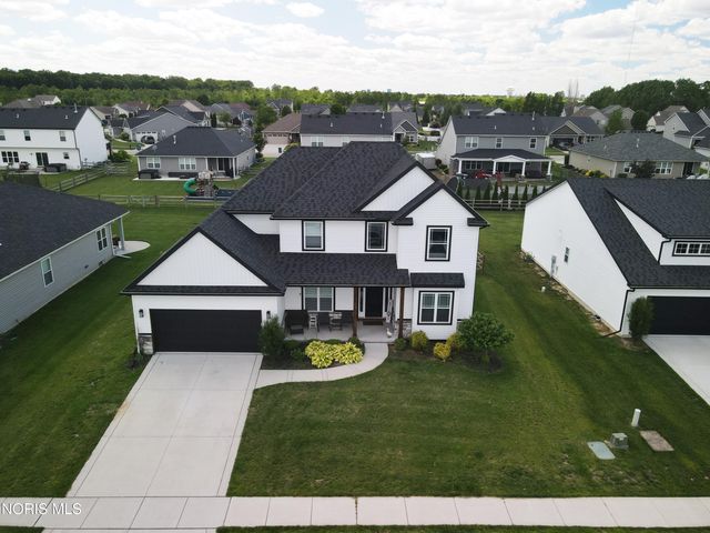 176 Avilyn Lane, Oregon, OH 43616