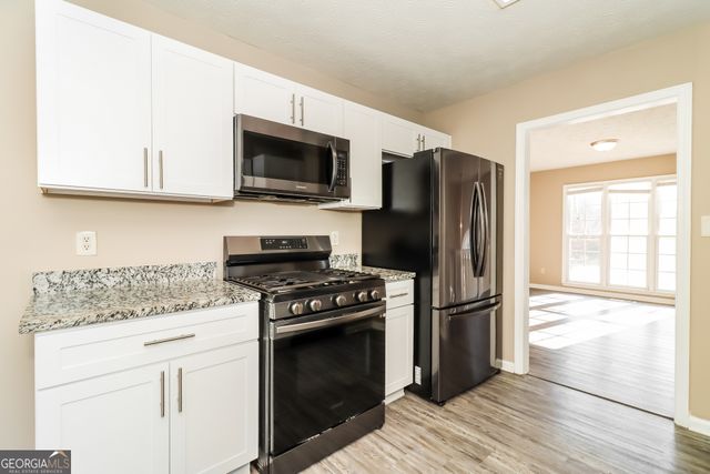 18 Johnstons Place, Dallas, GA 30132