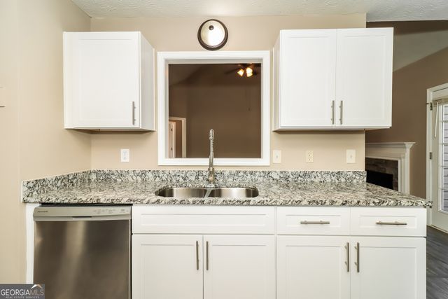 18 Johnstons Place, Dallas, GA 30132