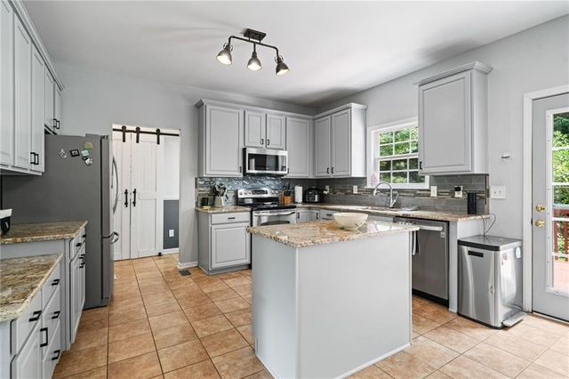 3725 Roxwood Park Drive, Buford, GA 30518
