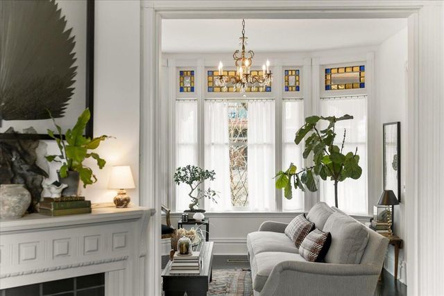 283 Avon Street N, Saint Paul, MN 55104