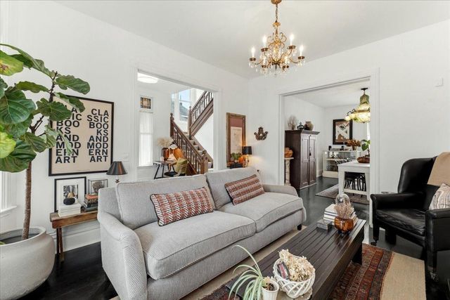 283 Avon Street N, Saint Paul, MN 55104