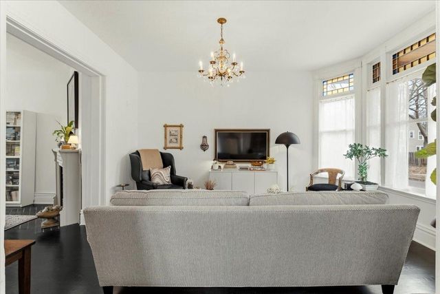 283 Avon Street N, Saint Paul, MN 55104