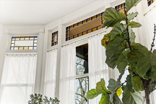 283 Avon Street N, Saint Paul, MN 55104