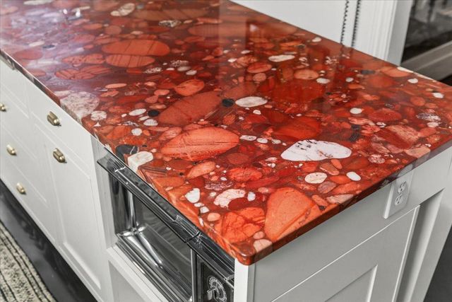 283 Avon Street N, Saint Paul, MN 55104