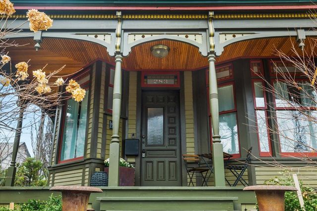 283 Avon Street N, Saint Paul, MN 55104