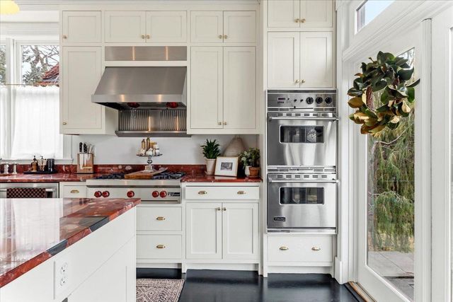 283 Avon Street N, Saint Paul, MN 55104