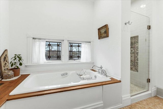 283 Avon Street N, Saint Paul, MN 55104