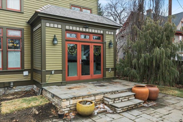 283 Avon Street N, Saint Paul, MN 55104