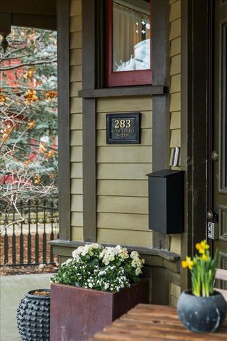 283 Avon Street N, Saint Paul, MN 55104